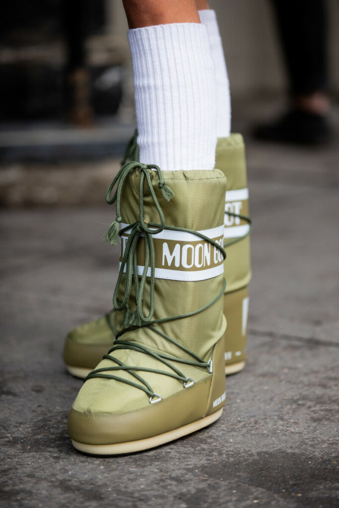 зелени ботуши Moon Boot