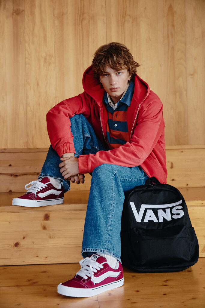 черна раница Vans