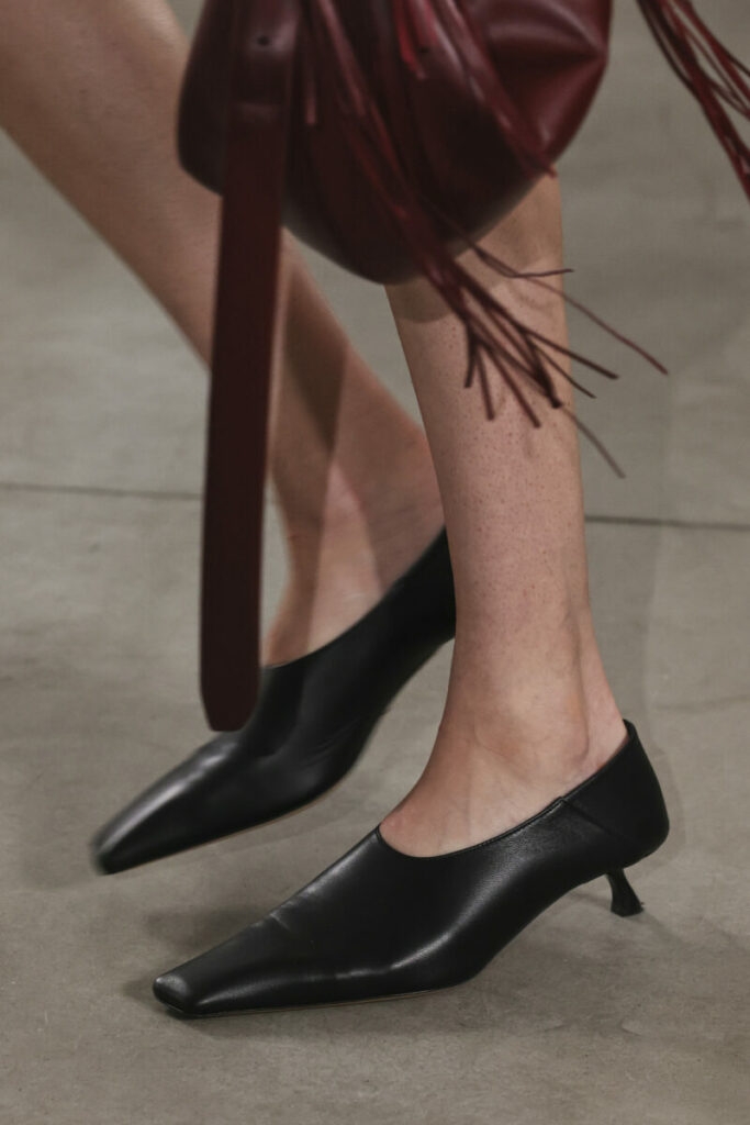 Модни обувки за пролет-лято 2026: с квадратни върхове